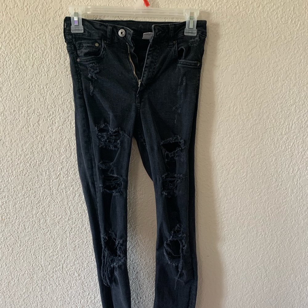 Black ripped skinny jeans